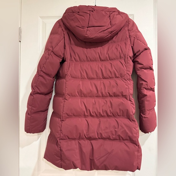 Size XS Women’s Uniqlo Winter Jacket - Picture 6 of 6